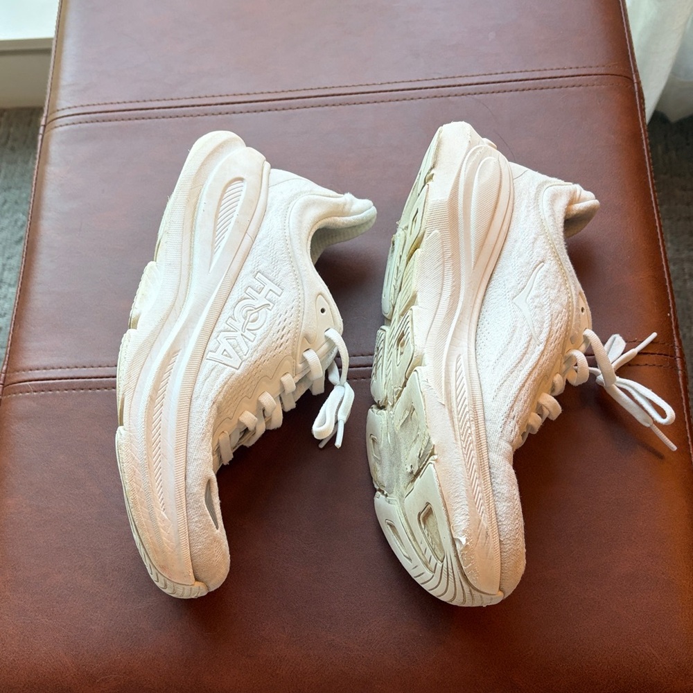 HOKA Women’s Bondi 9 in white/white size 7 - Picture 3 of 5